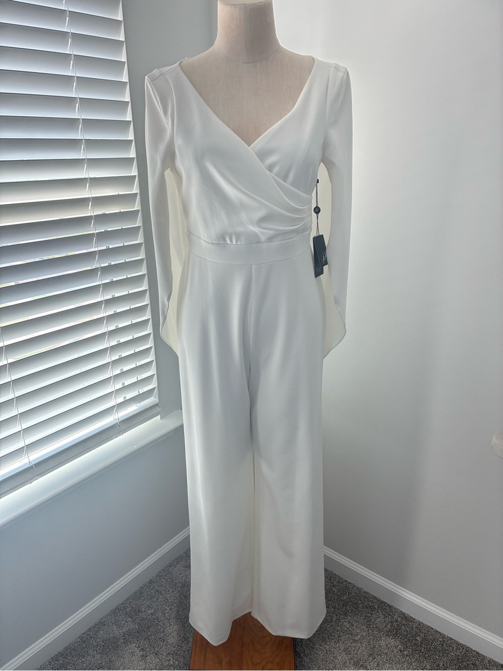 NWT Adrianna Papell Women's Ivory Crepe Cape V-Neck Jumpsuit